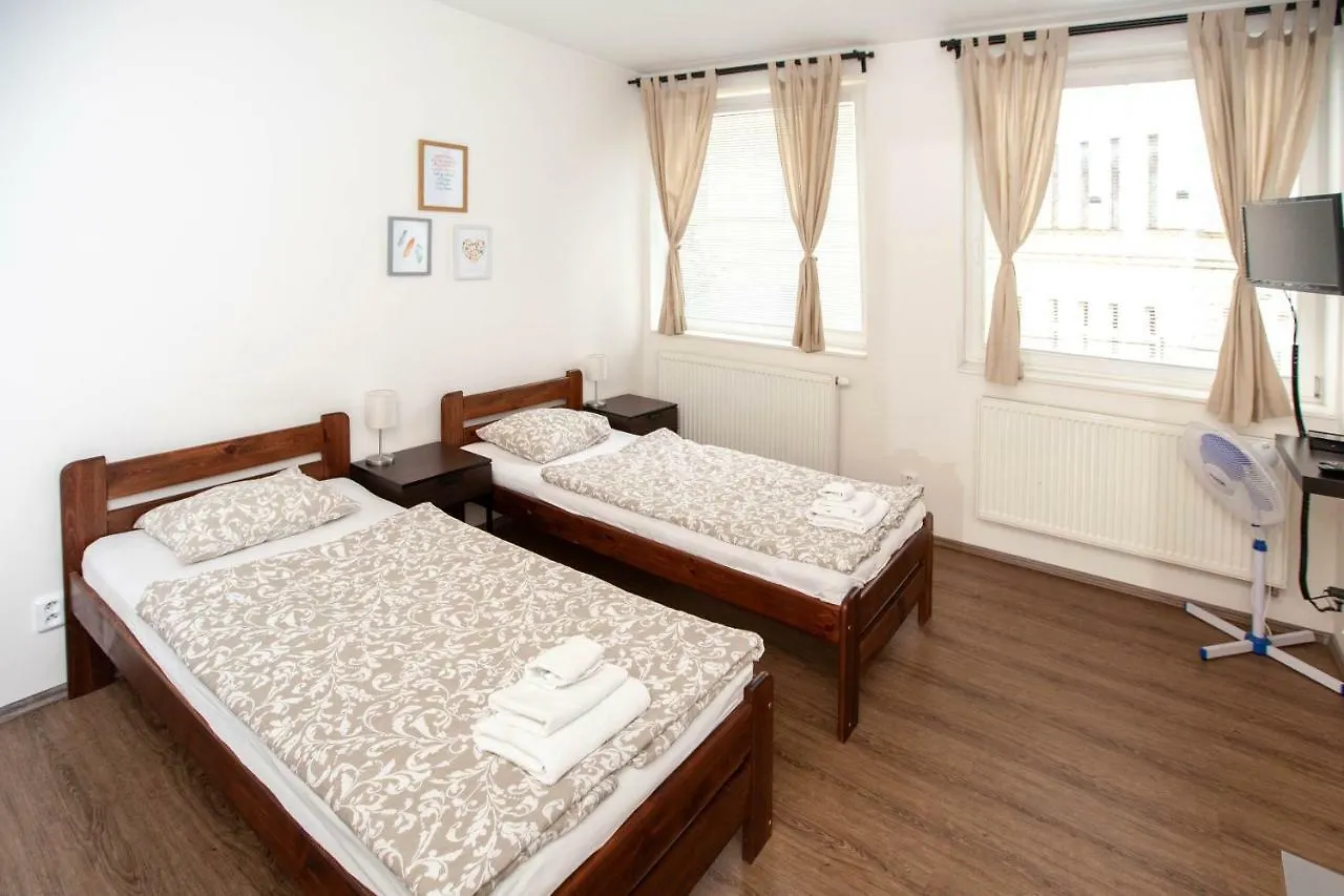 Zizkov Cosy Studio Apartments Prag